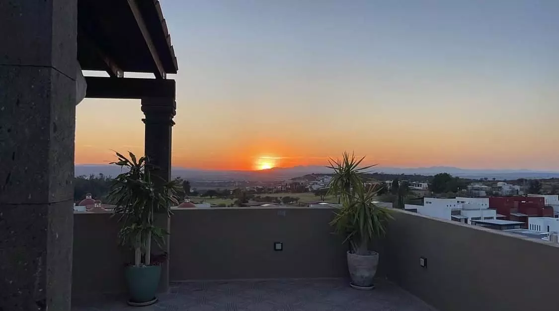 Capricho Sun Sets — photo 3 of 10