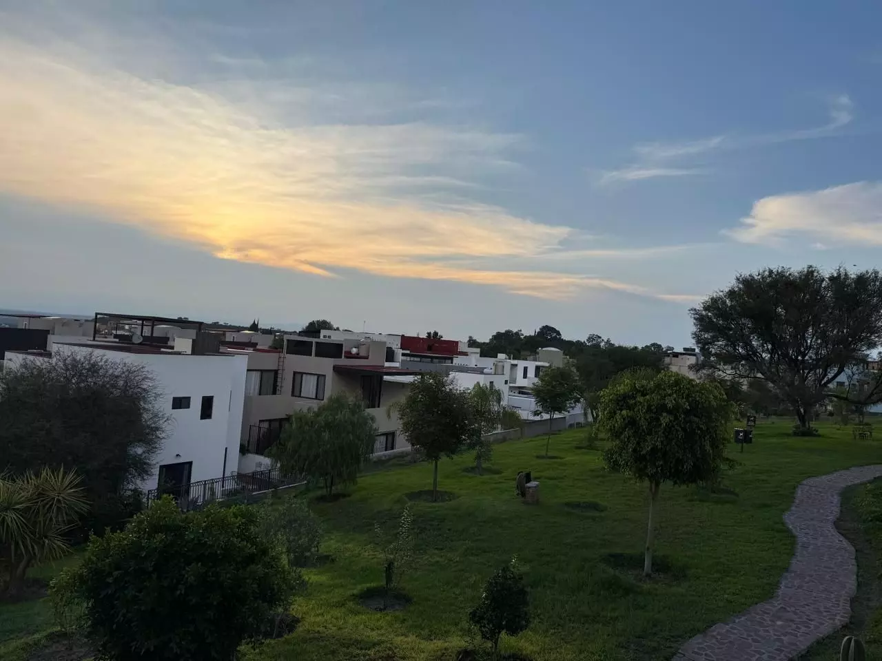 Capricho Sun Sets — photo 5 of 10