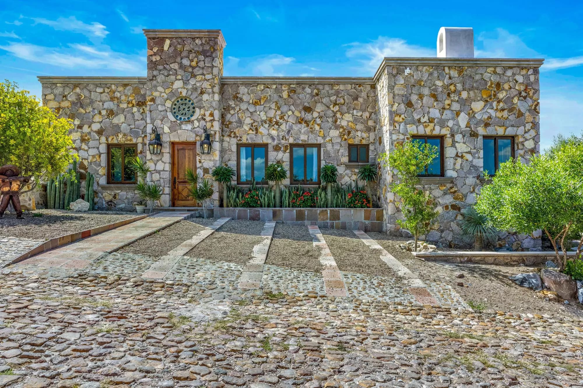 CASA SABIA — photo 1 of 10