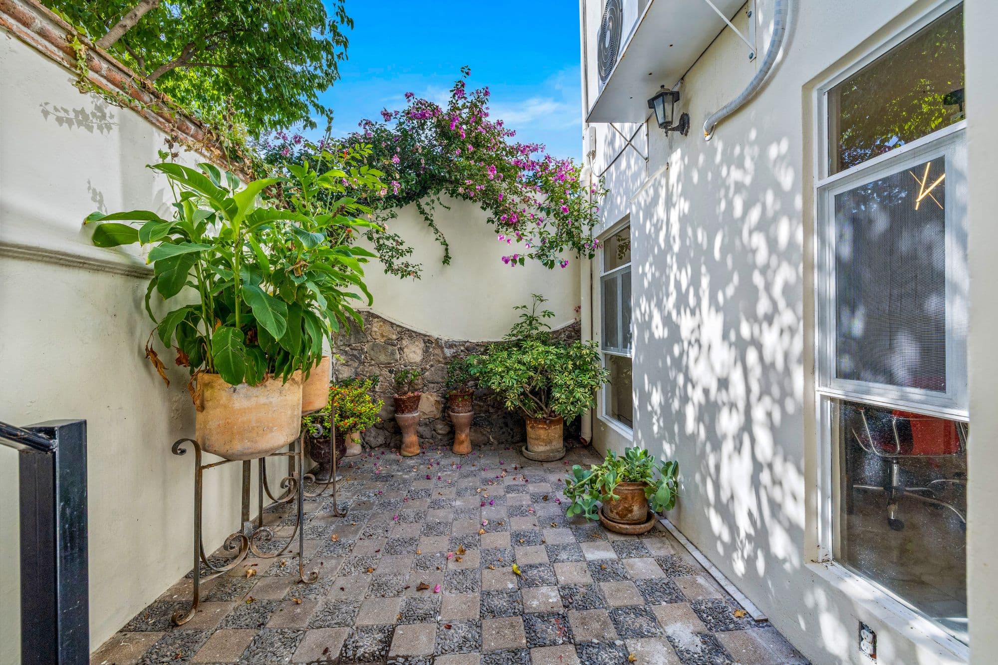 Casa Nuñez — photo 1 of 10