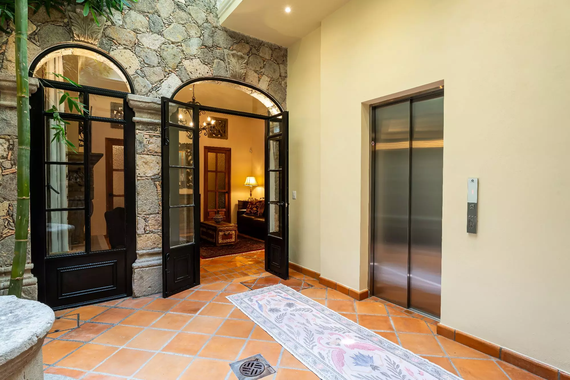 Casa Relox — photo 7 of 10