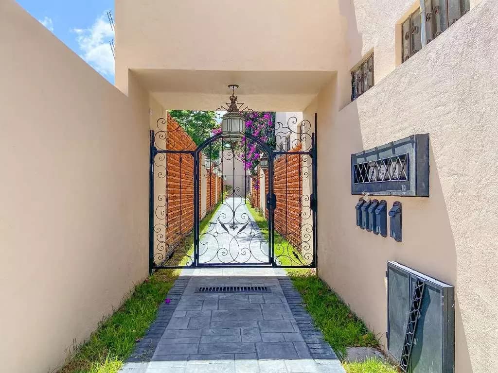 San Antonio condo A