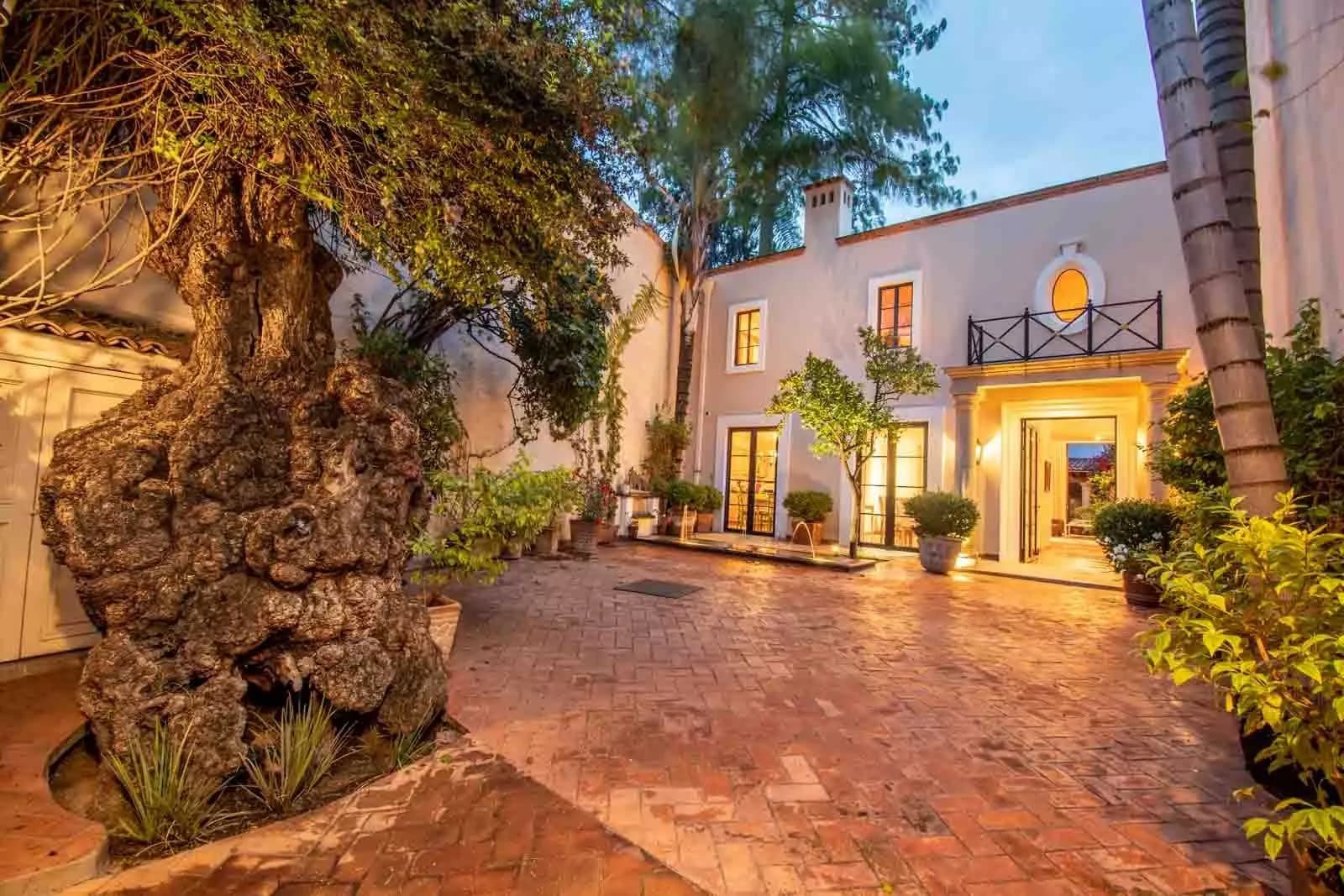 Casa Elefantes — photo 1 of 10