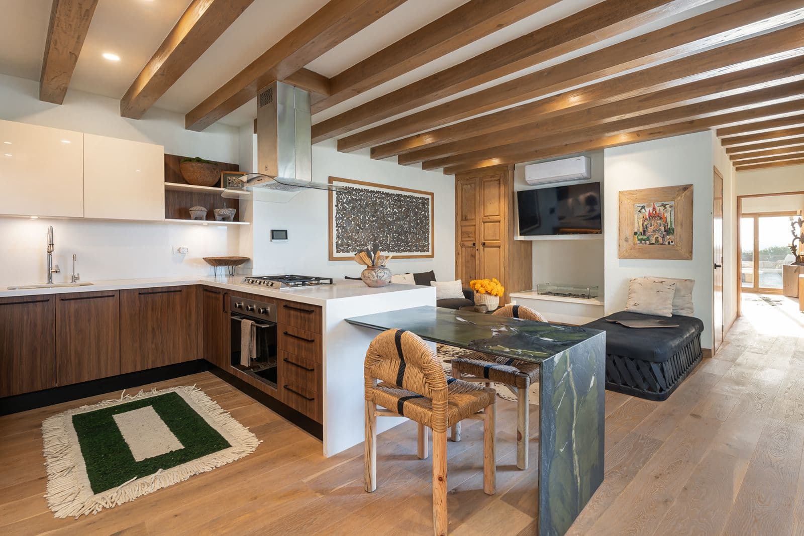 Le Cottage Penthouse #9 — photo 2 of 10