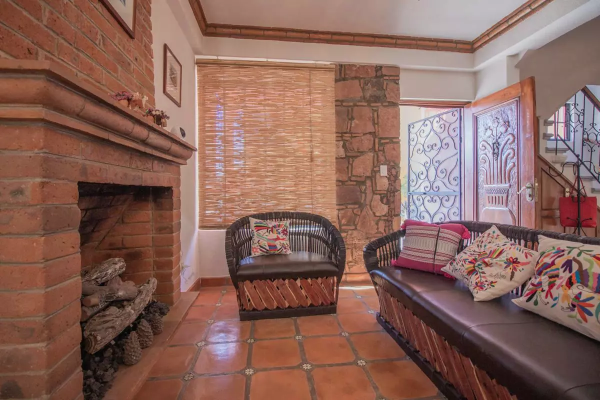 R27 House For Rent in Santa Julia — photo 7 of 10