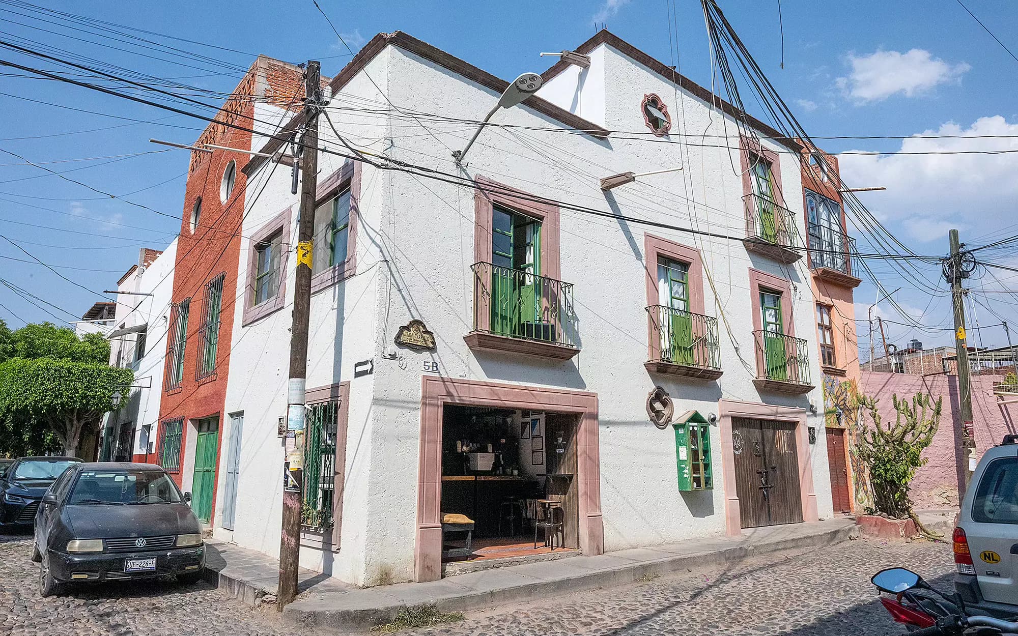 Casa Opportunity — photo 1 of 6
