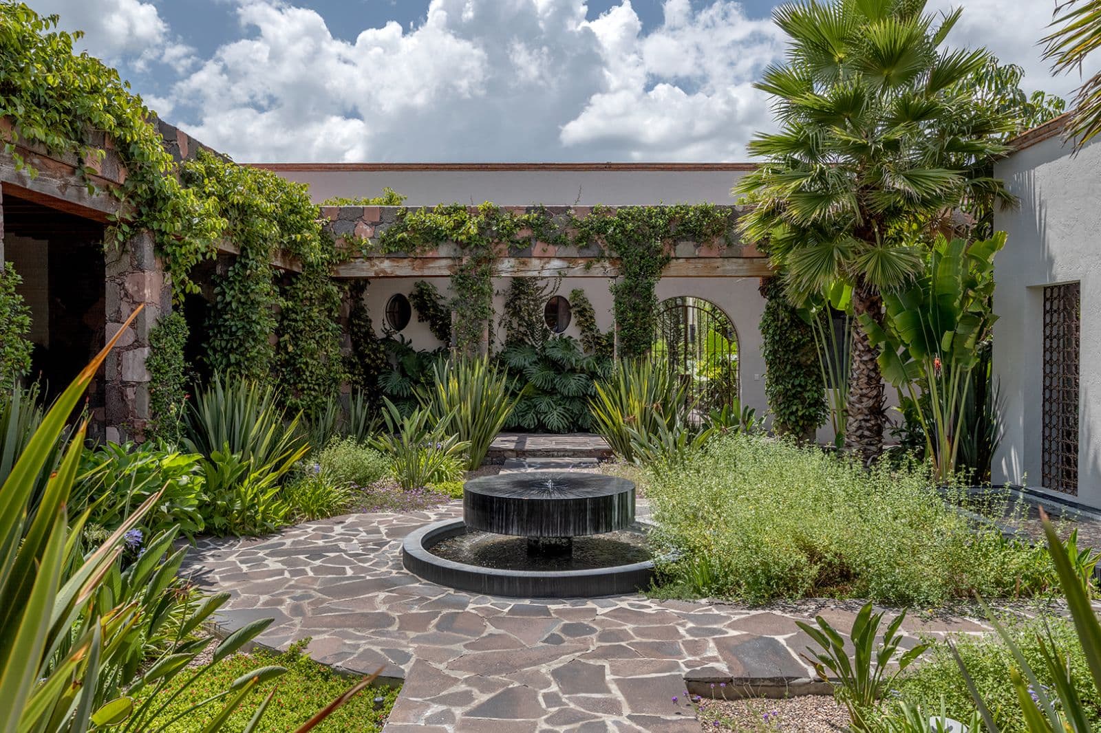 Hacienda Amor — photo 2 of 10