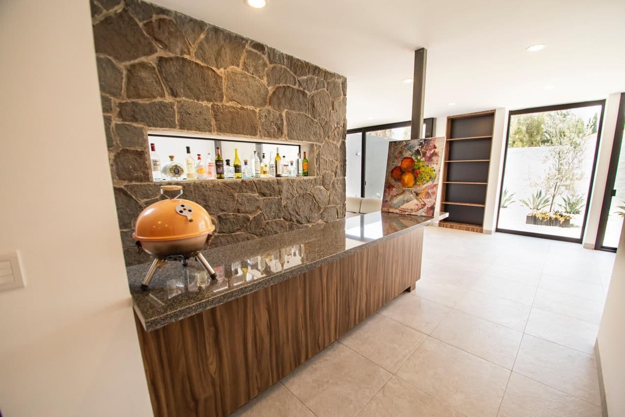 Casa en renta en el exclusivo Fraccionamiento Zirándaro — photo 2 of 10