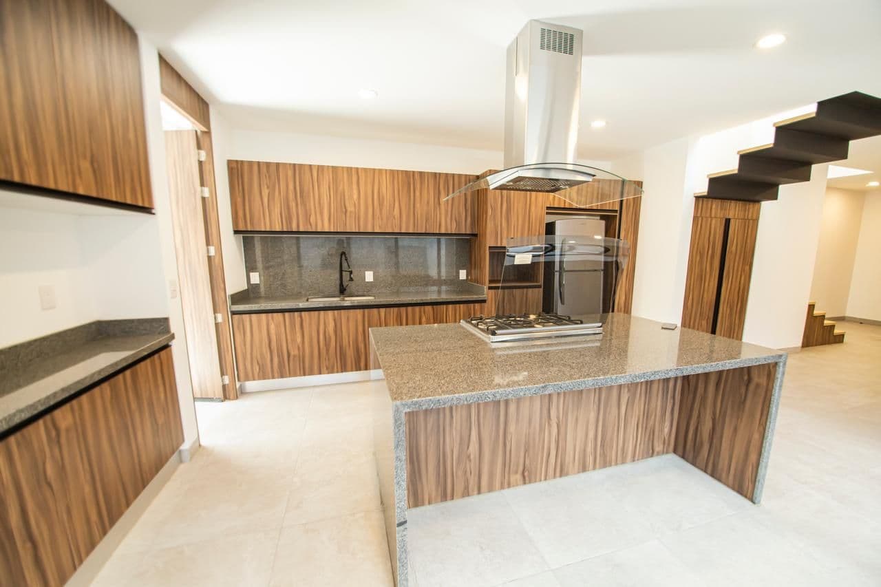 Casa en renta en el exclusivo Fraccionamiento Zirándaro — photo 7 of 10