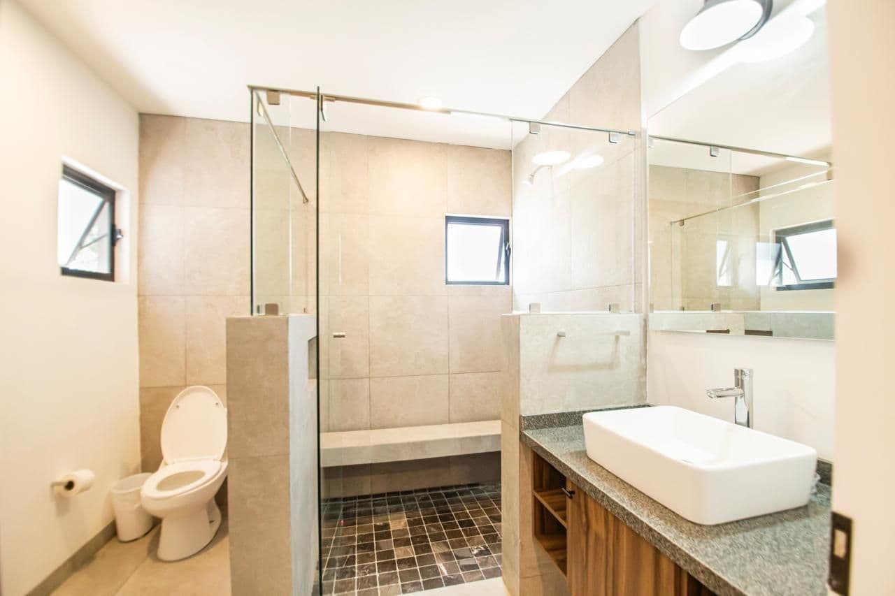 Casa en renta en el exclusivo Fraccionamiento Zirándaro — photo 9 of 10