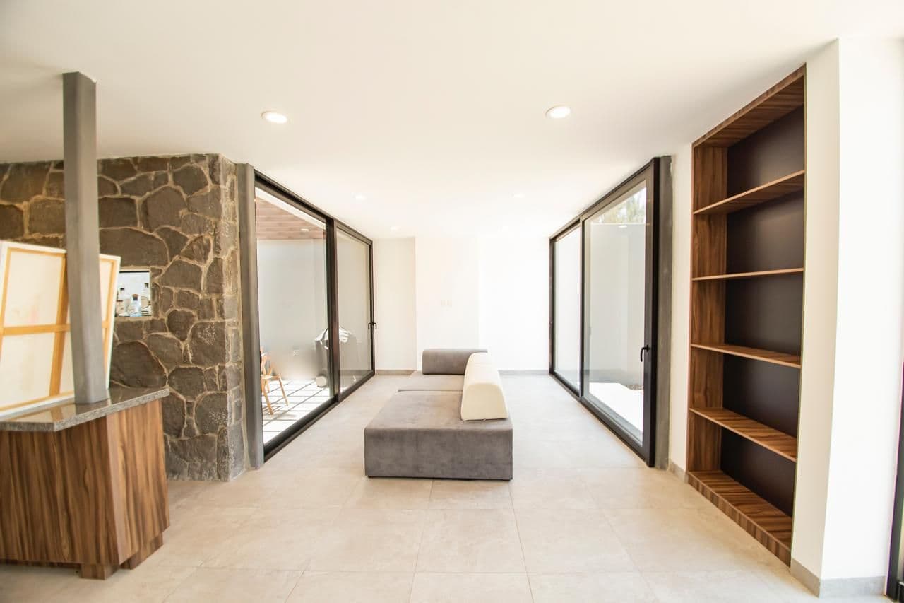 Casa en renta en el exclusivo Fraccionamiento Zirándaro — photo 3 of 10