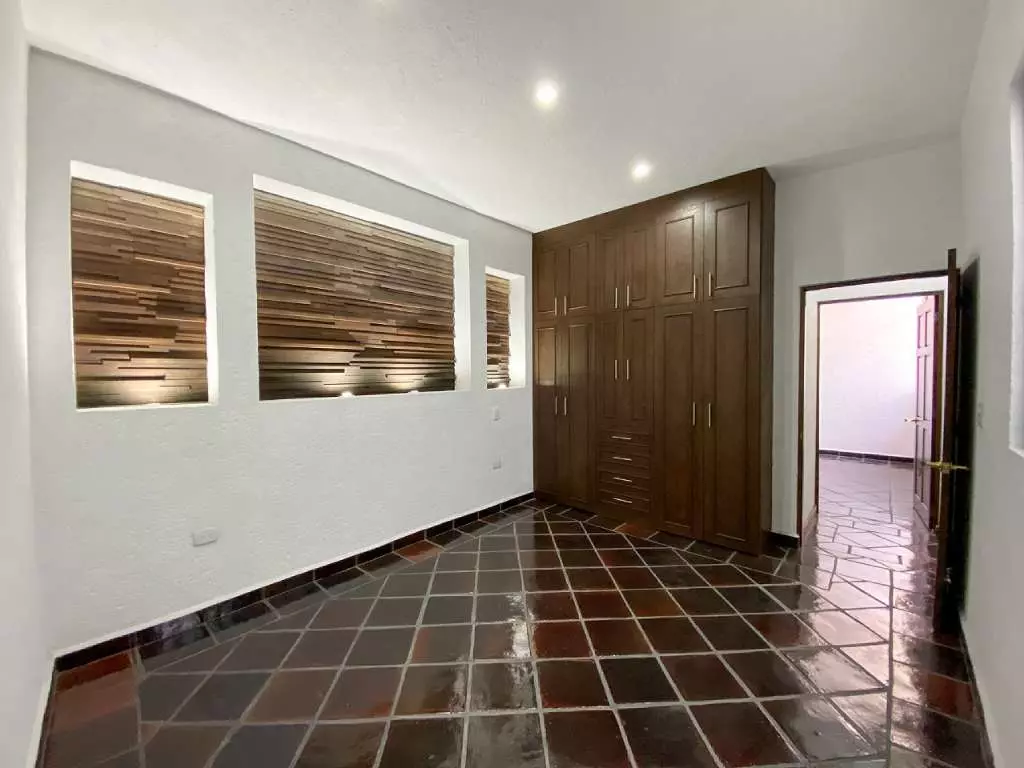 San Antonio condo B1 — photo 4 of 10