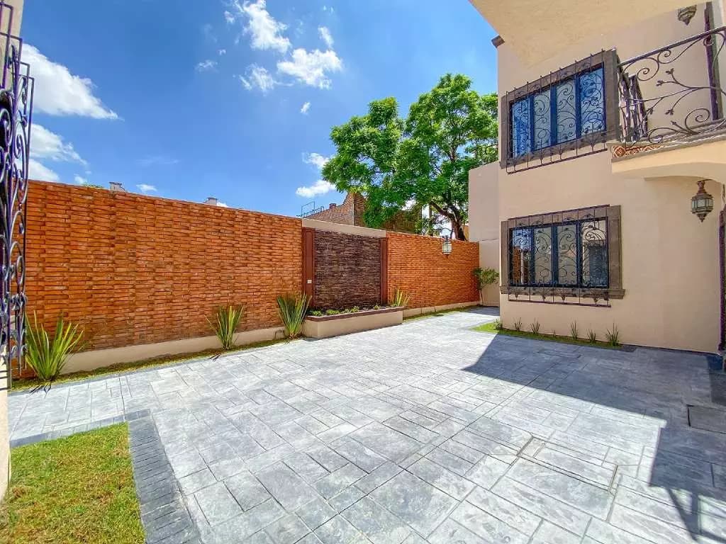 San Antonio condo B1 — photo 10 of 10