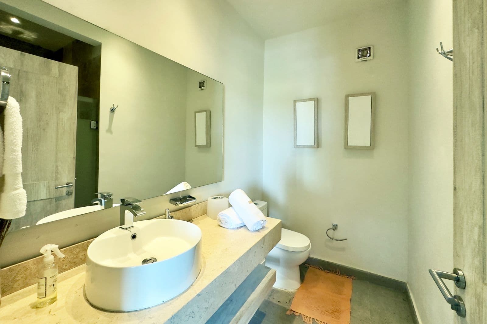 El Milagro Rooftop Apartment — photo 10 of 10