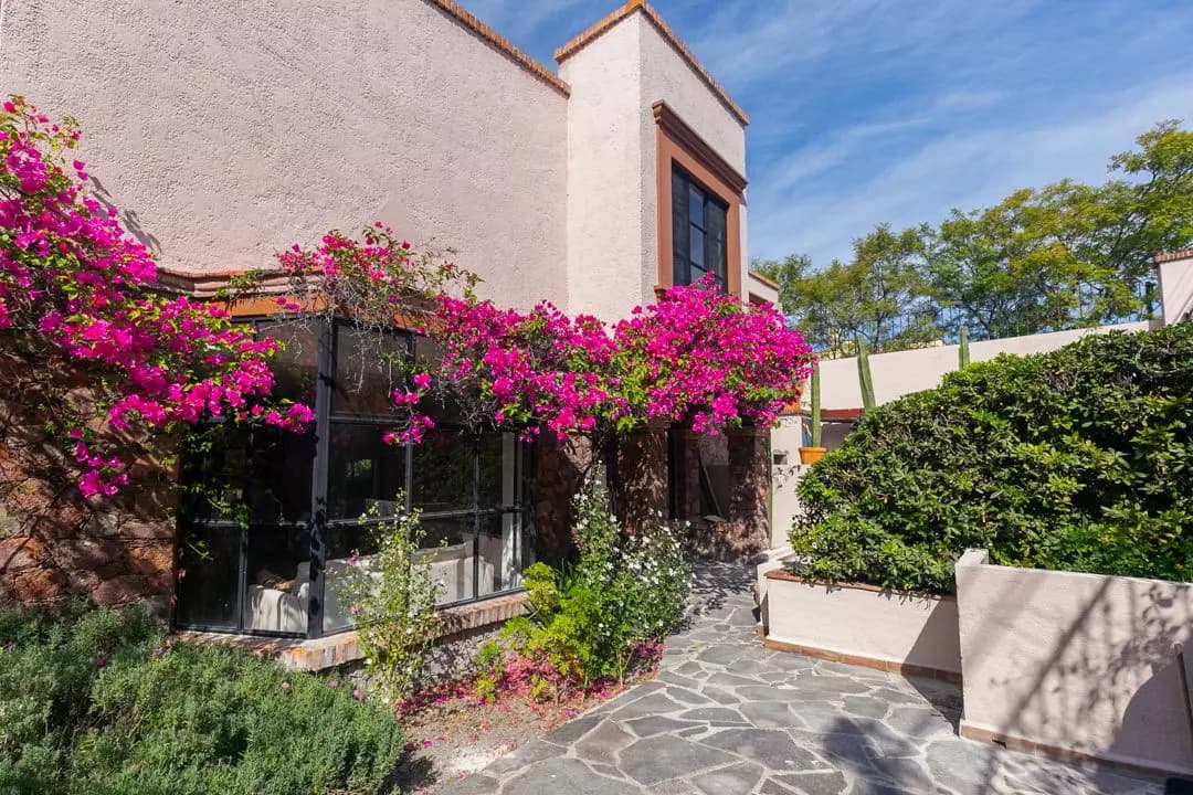 CASA JUAN GABRIEL — photo 3 of 10
