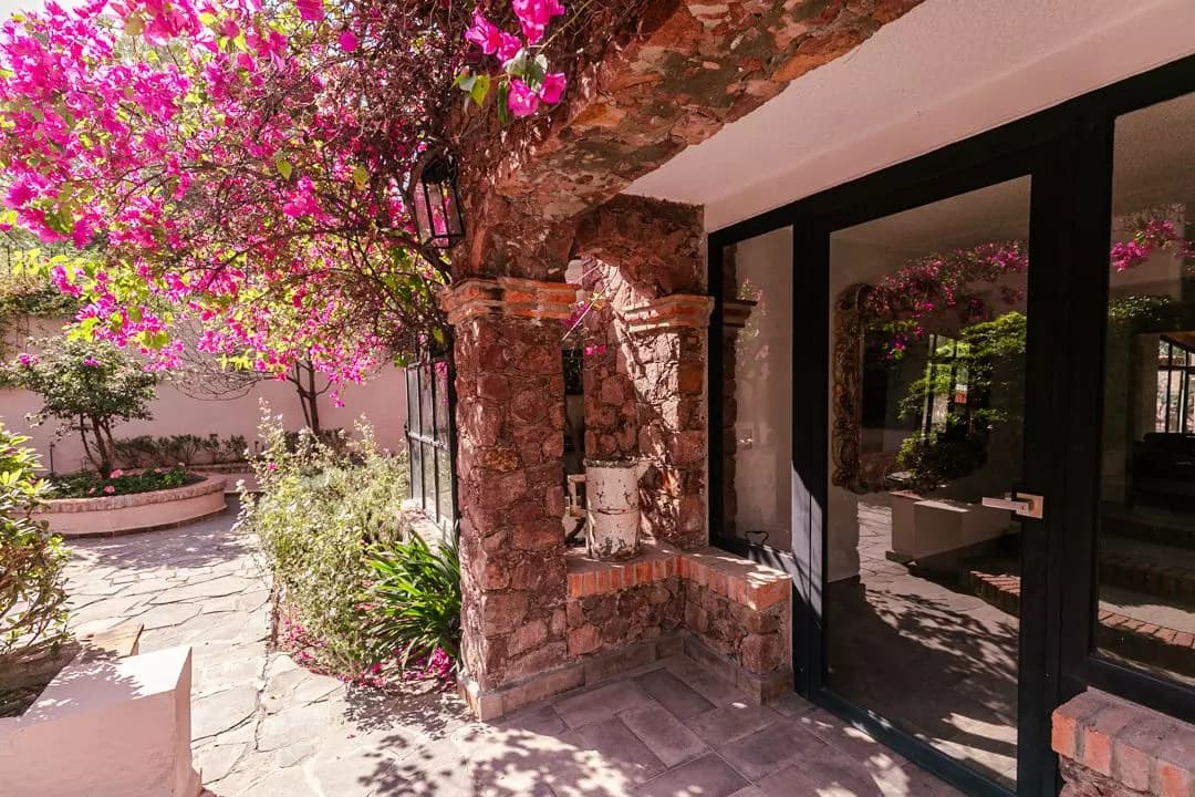 CASA JUAN GABRIEL — photo 4 of 10