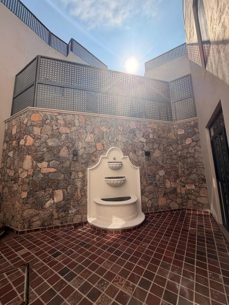 CASA VEINTIOCHO DE ABRIL — photo 2 of 9