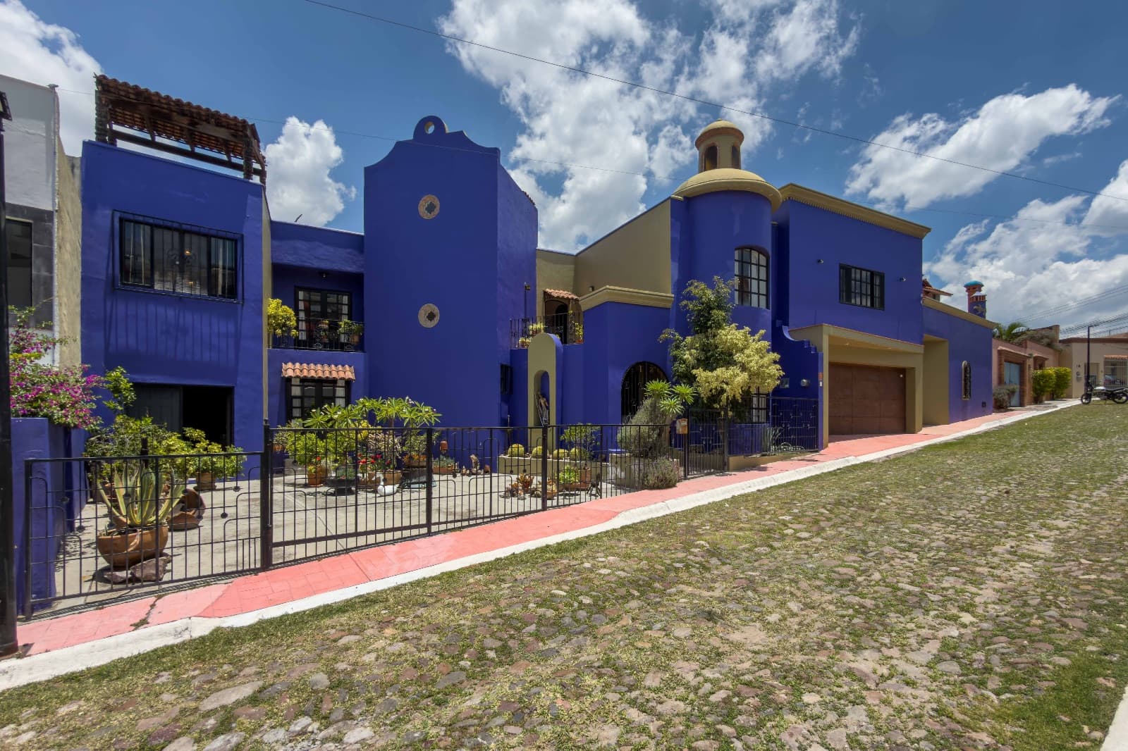 Casa Morada — photo 1 of 10
