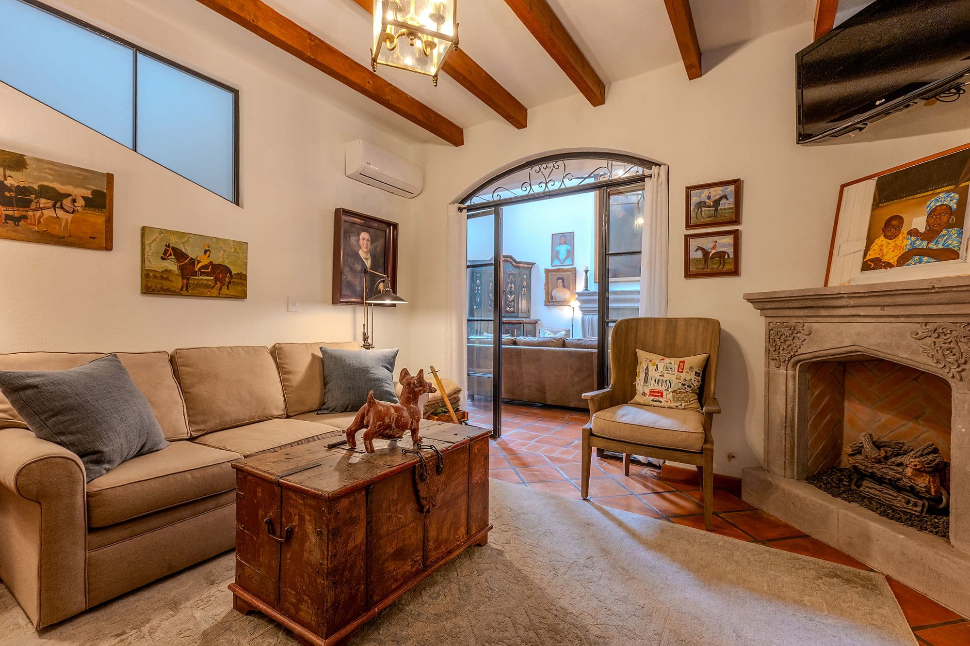 Casa de los Leones — photo 9 of 10