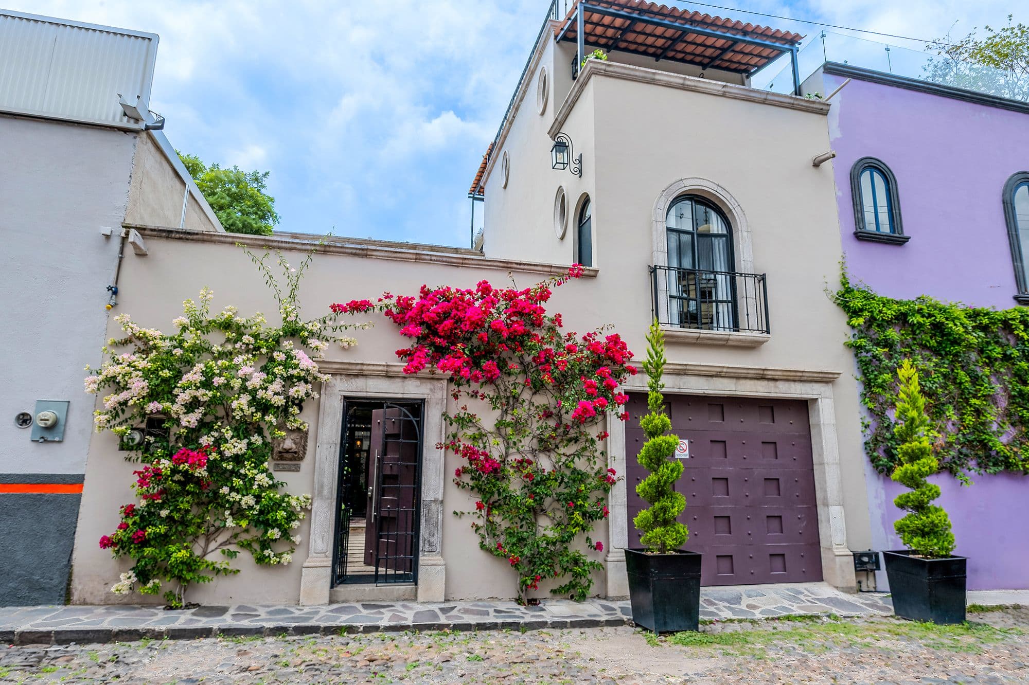Casa de los Leones — photo 1 of 10