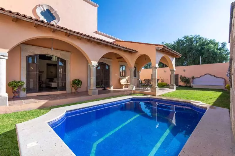 Casa Linda Lavanda — photo 1 of 10
