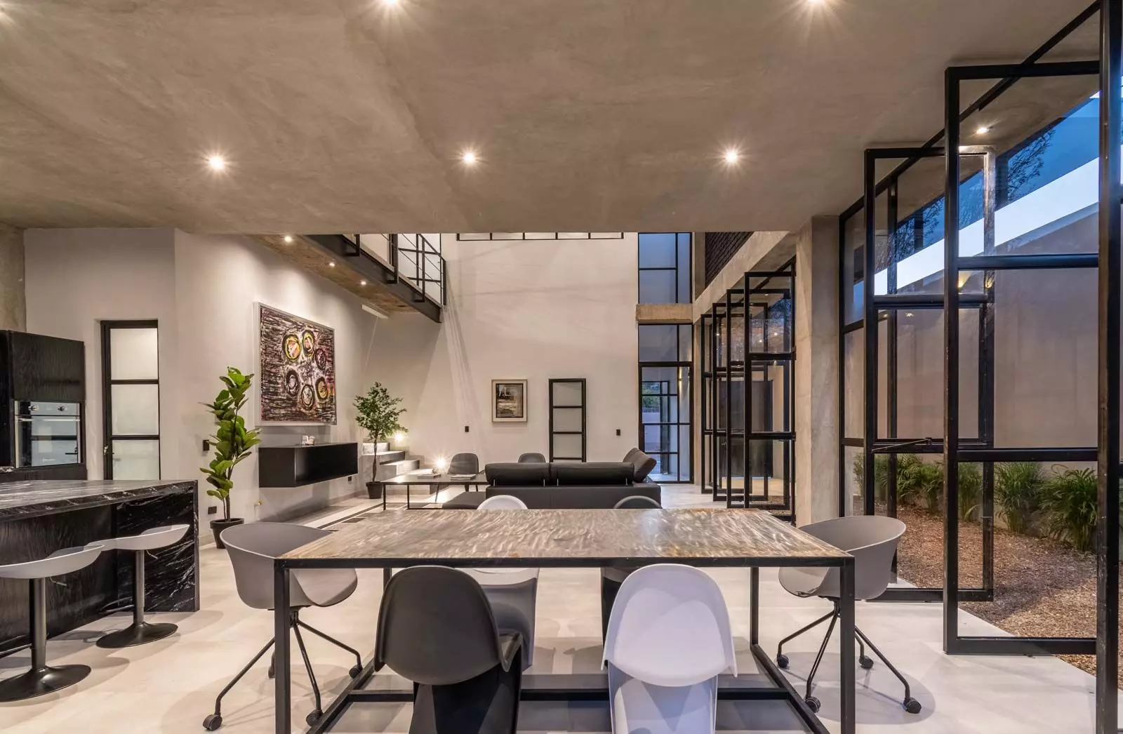 Brut House — photo 7 of 10