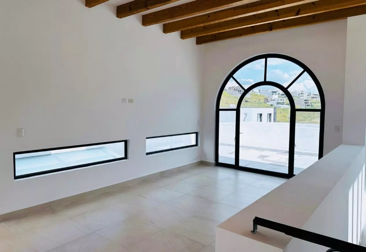 CASA LEO — photo 8 of 10