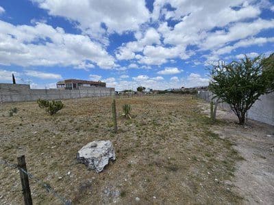 1,000m² lot offering great mountain and valley views — photo 4 of 6