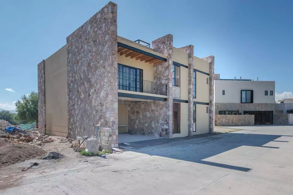 Chilayo Home — photo 1 of 10