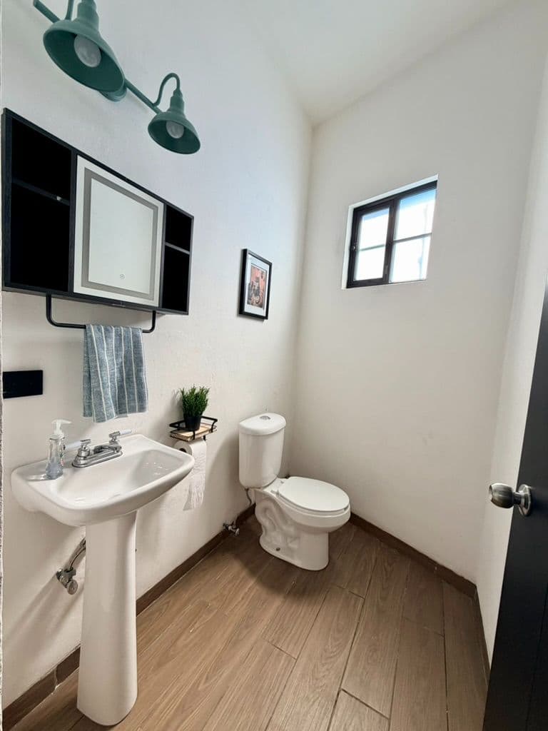 Furnished 2-Bedroom Long-Term Rental with Office and Parroquia Views in San Miguel de Allende — photo 7 of 10