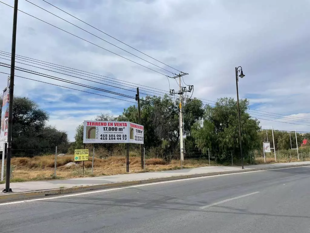Terreno A Pie De Carretera — photo 2 of 2