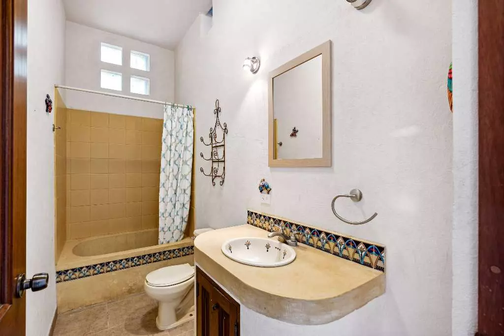 Casa Luces — photo 10 of 10