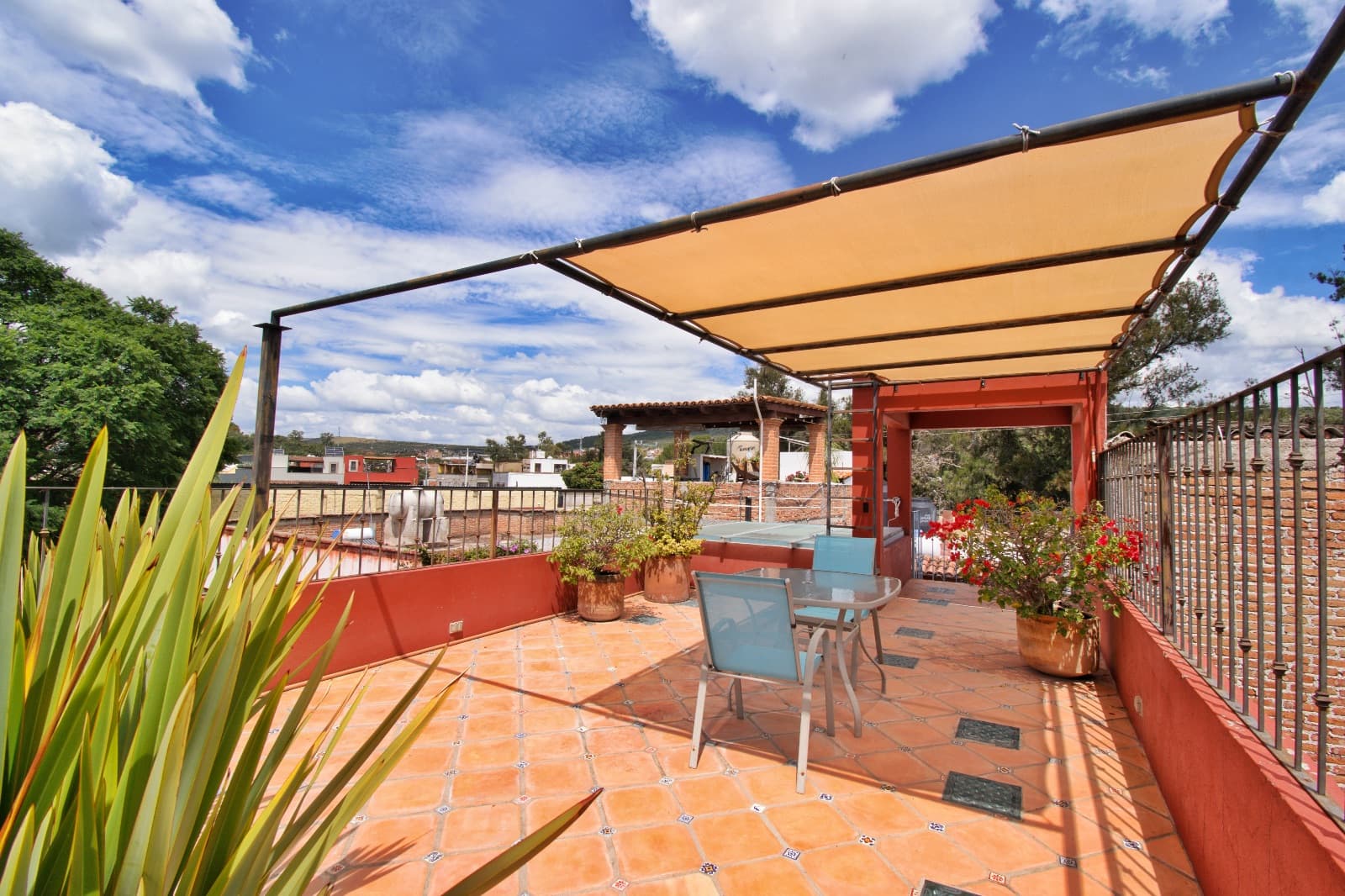 Casa Colores — photo 9 of 10
