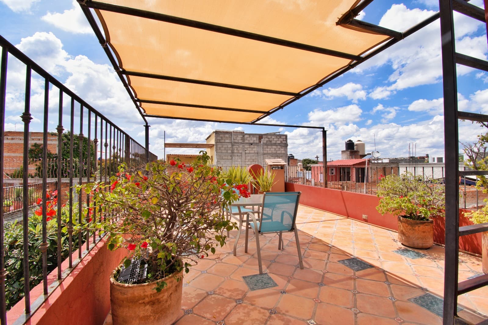 Casa Colores — photo 8 of 10