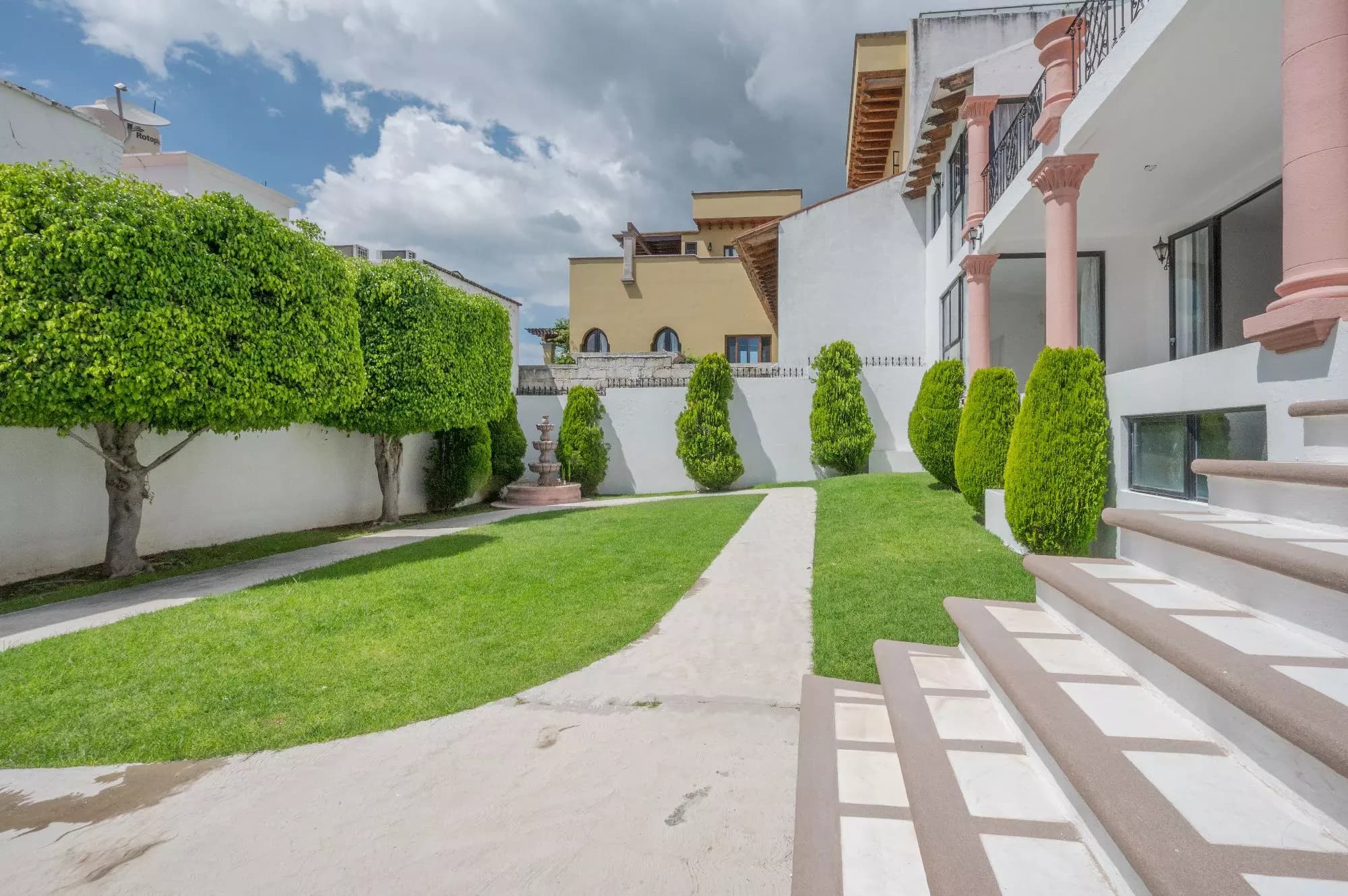 Casa de Las Fuentes — photo 10 of 10