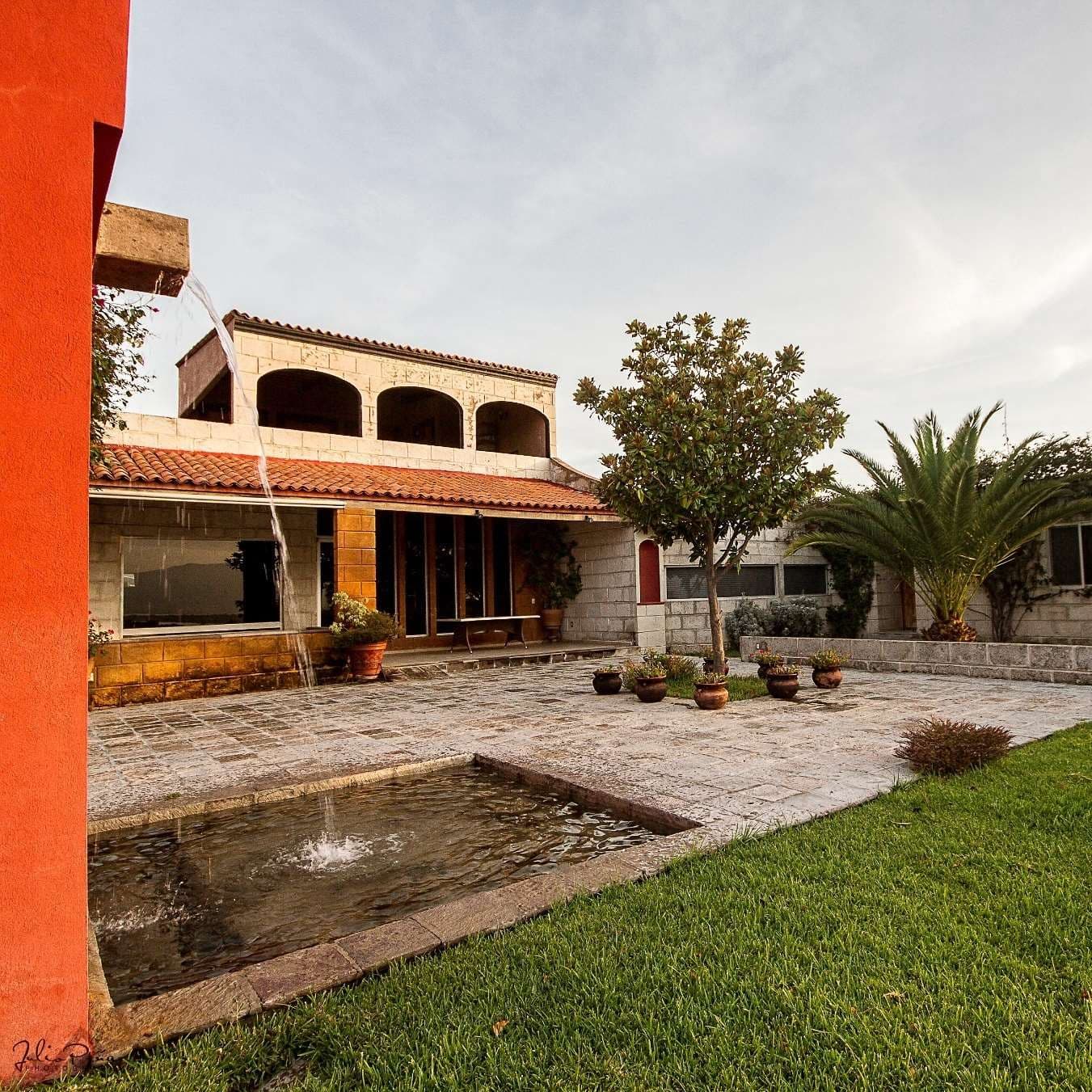 Casa de Los Angeles — photo 9 of 10