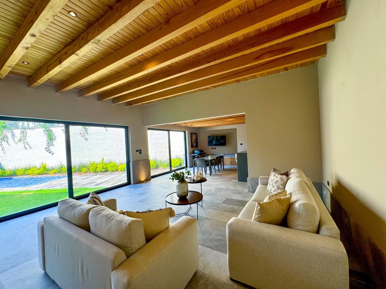 Casa H - Vista Antigua — photo 2 of 10