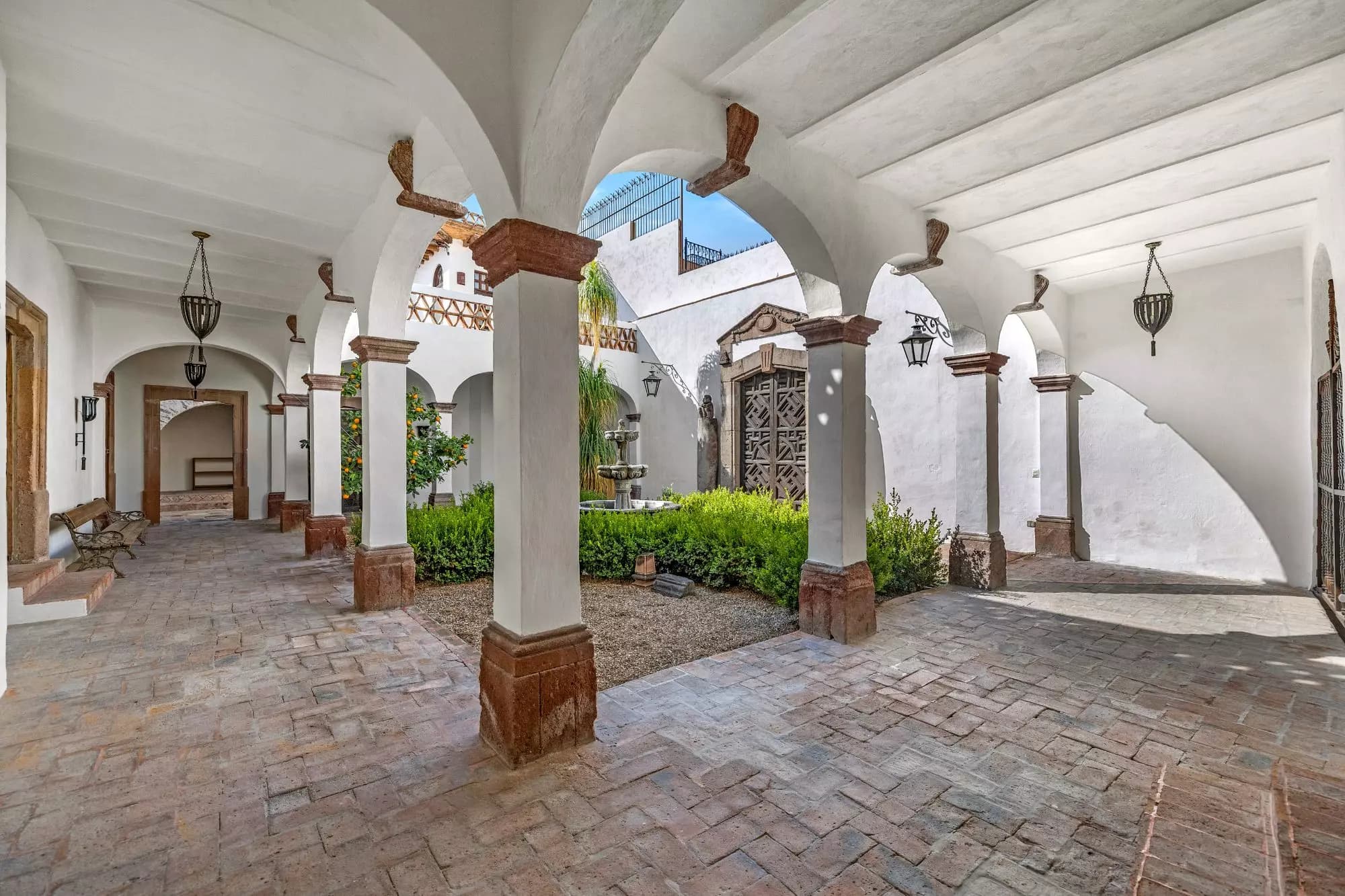 Casa Canal 42 — photo 4 of 10