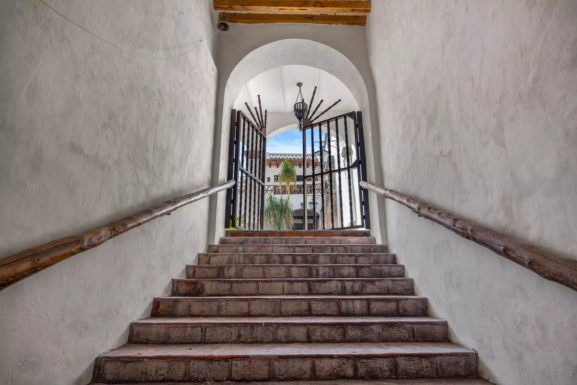 Casa Canal 42 — photo 2 of 10