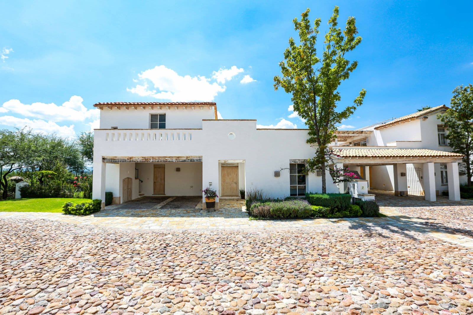 CASA TRUENOS — photo 1 of 10