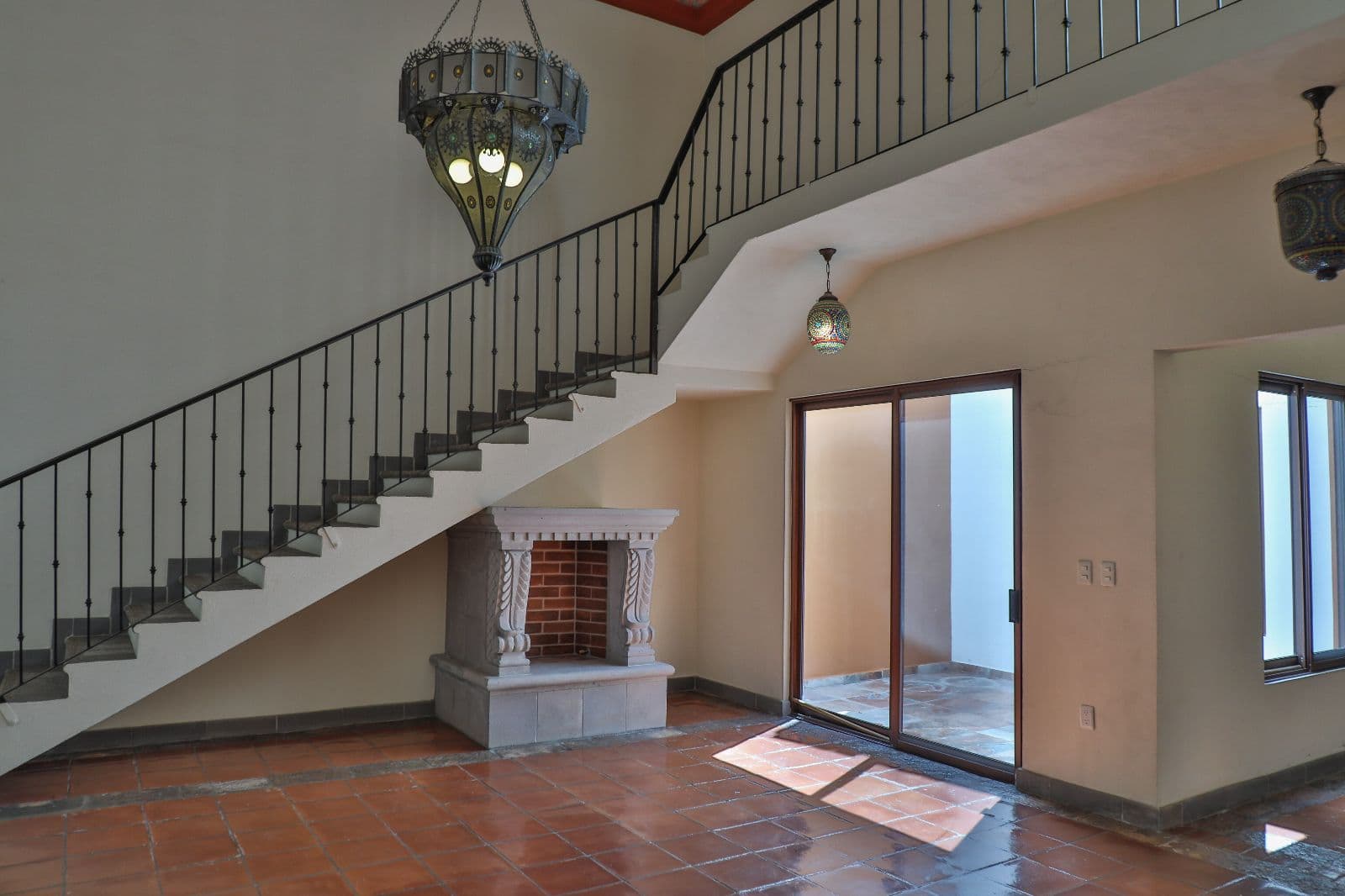 Charming house in El Capricho — photo 4 of 10