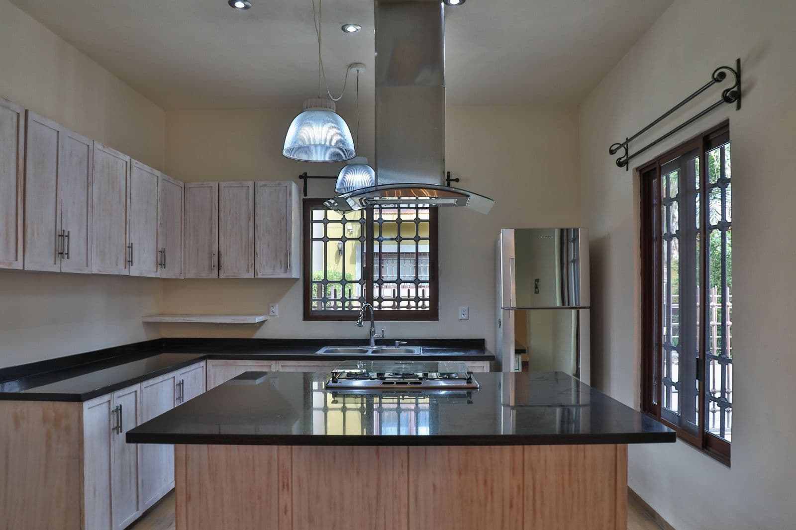 Charming house in El Capricho — photo 8 of 10