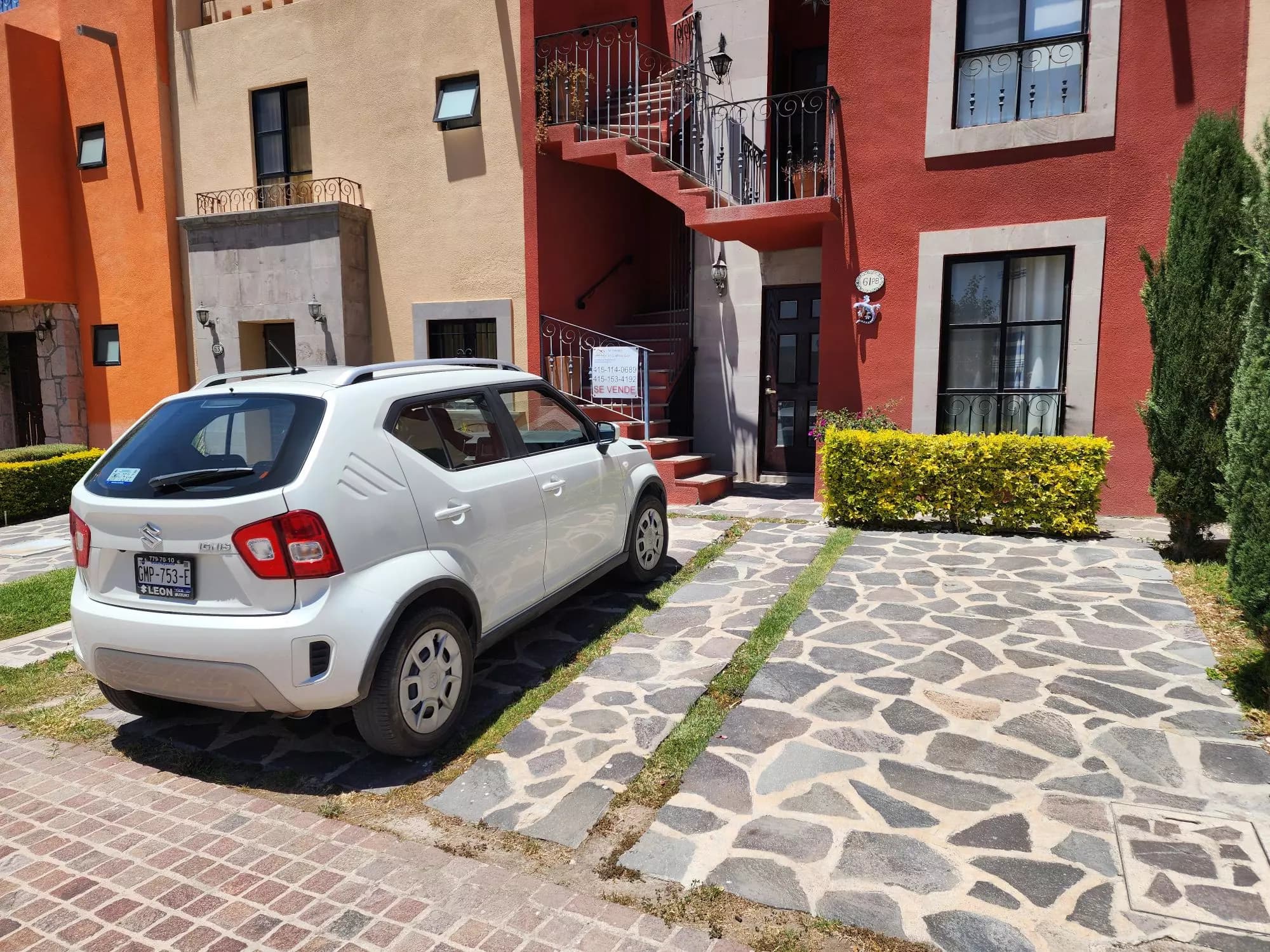 Depa Zirandaro Antigua — photo 2 of 10