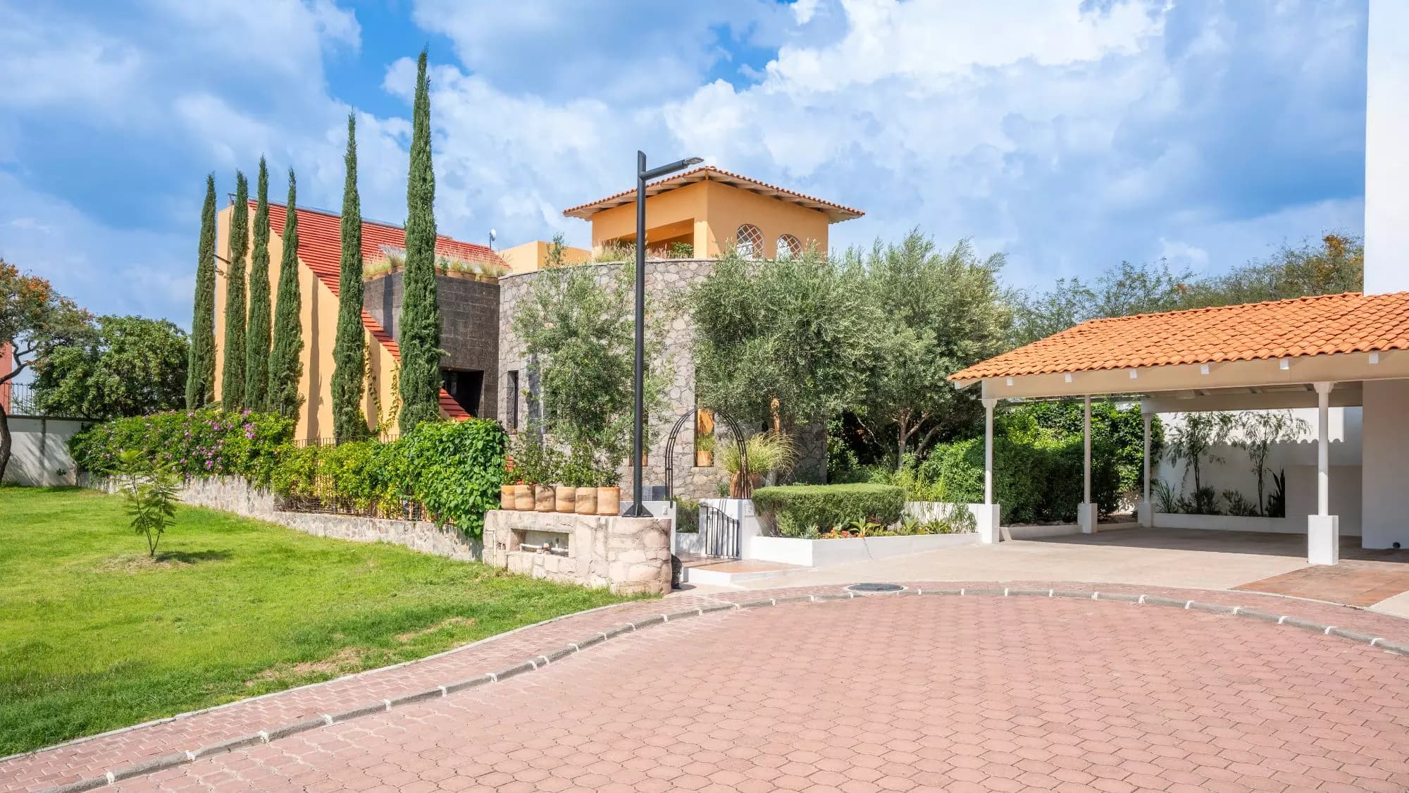 Casa Olivar — photo 1 of 10