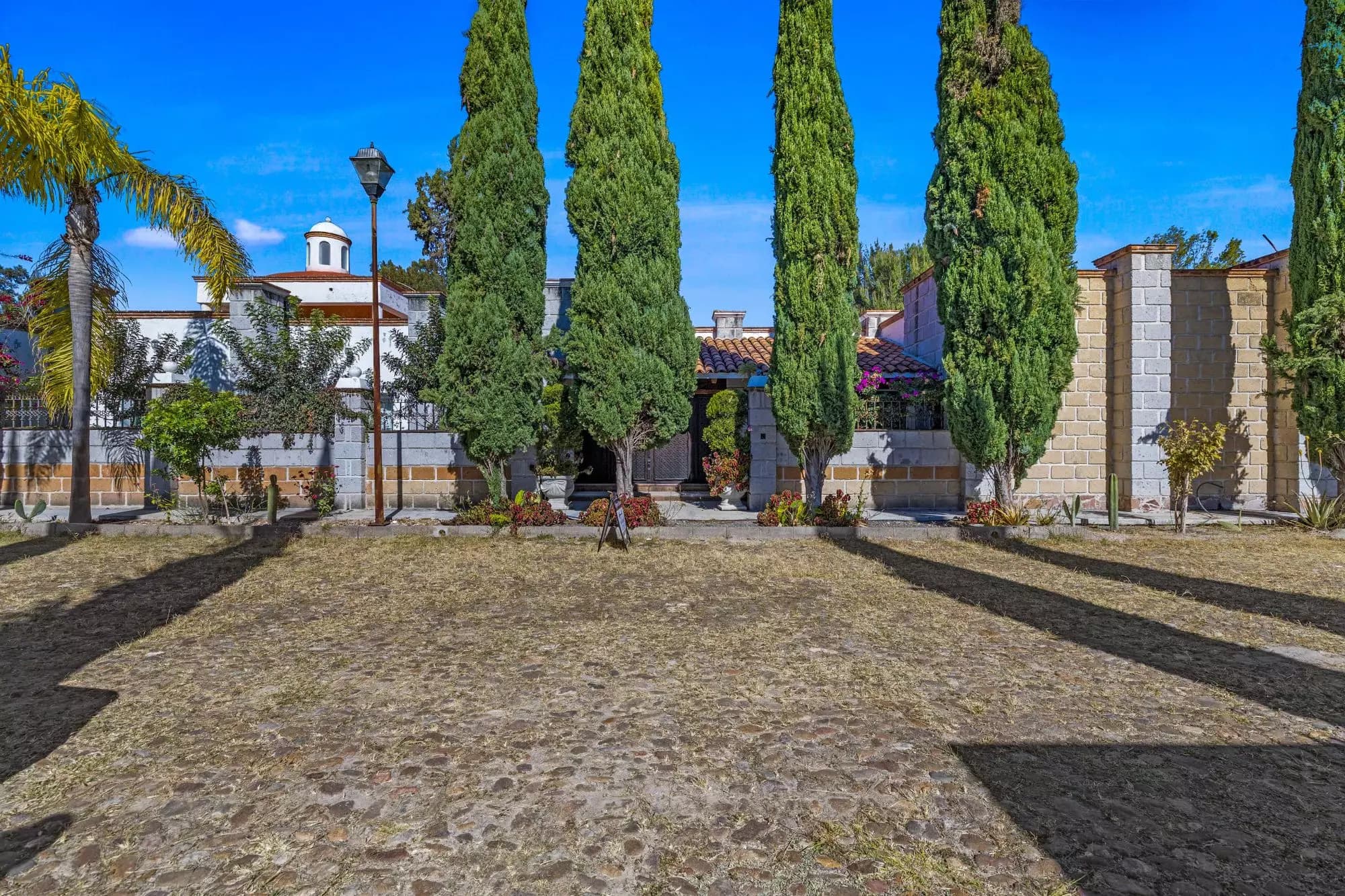 Casa Crisanta — photo 1 of 10
