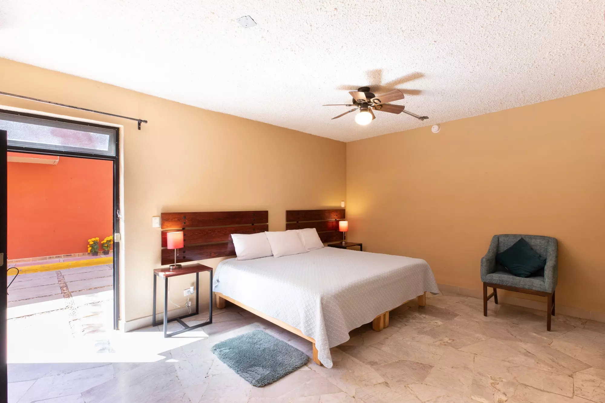 HOTEL SALIDA A CELAYA — photo 5 of 10