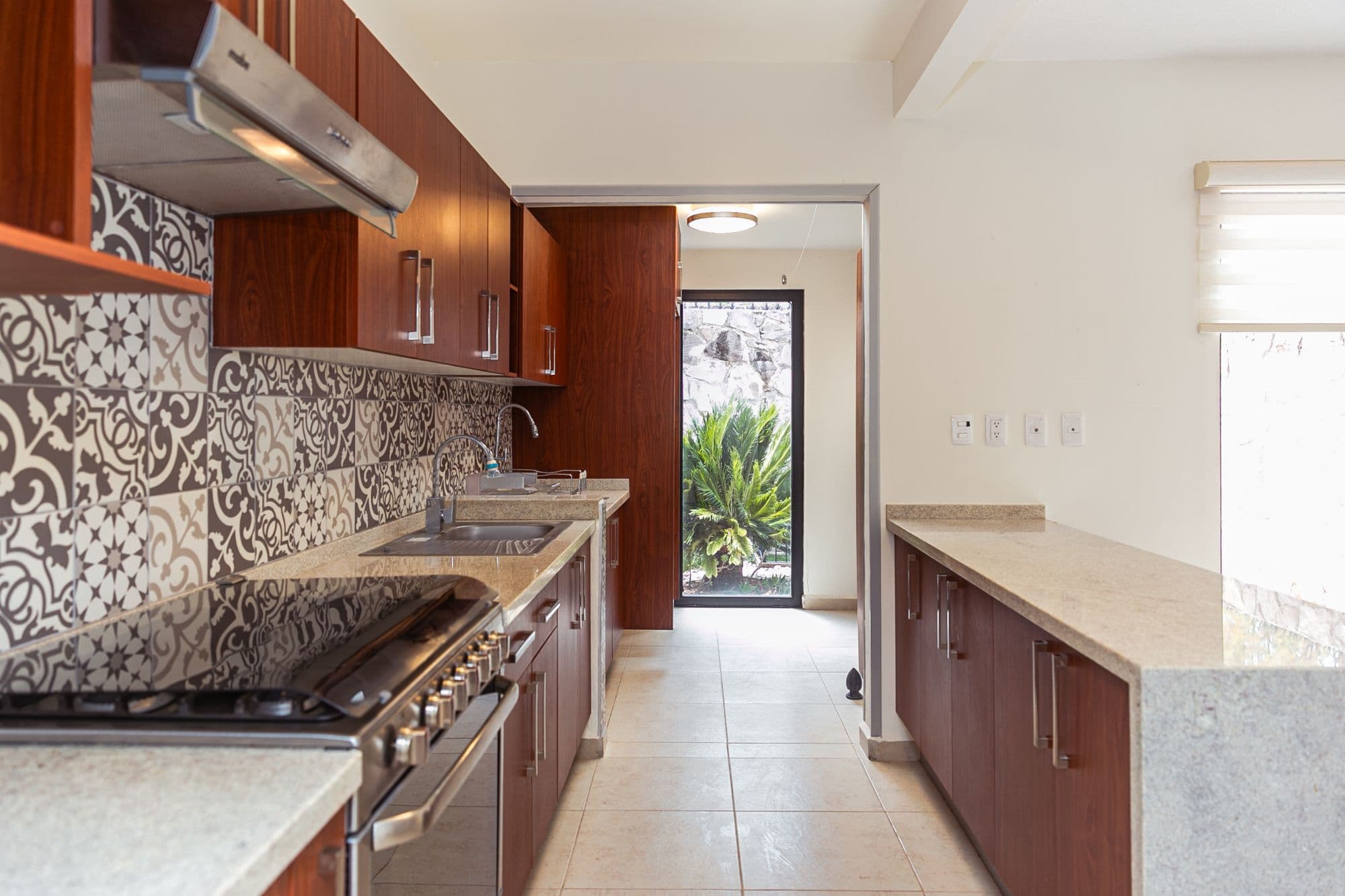 Casa Dushi — photo 9 of 10
