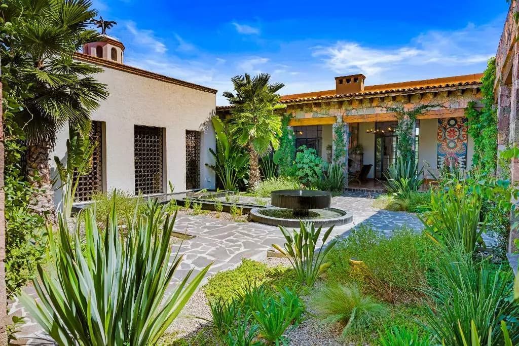 Hacienda Amor — photo 1 of 10
