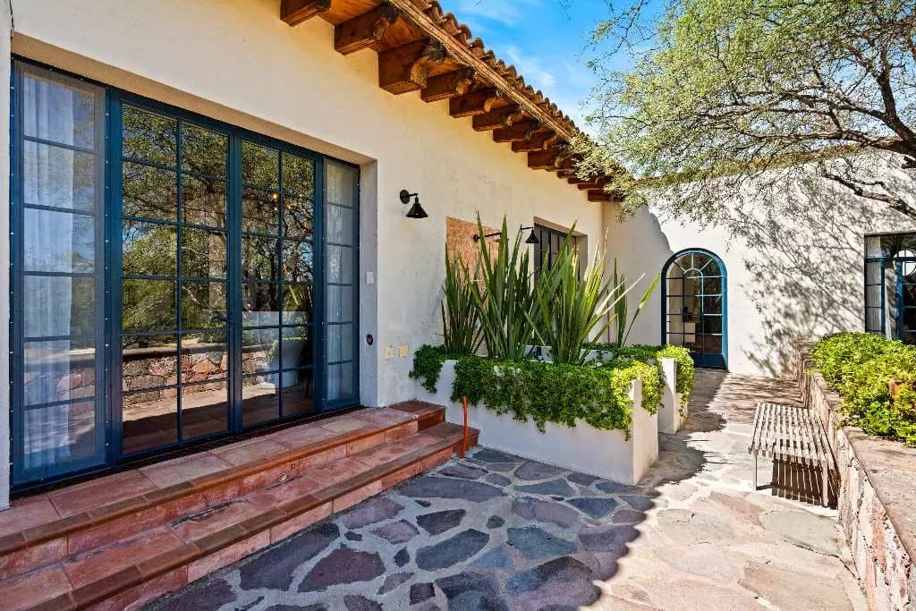 Hacienda Amor — photo 3 of 10