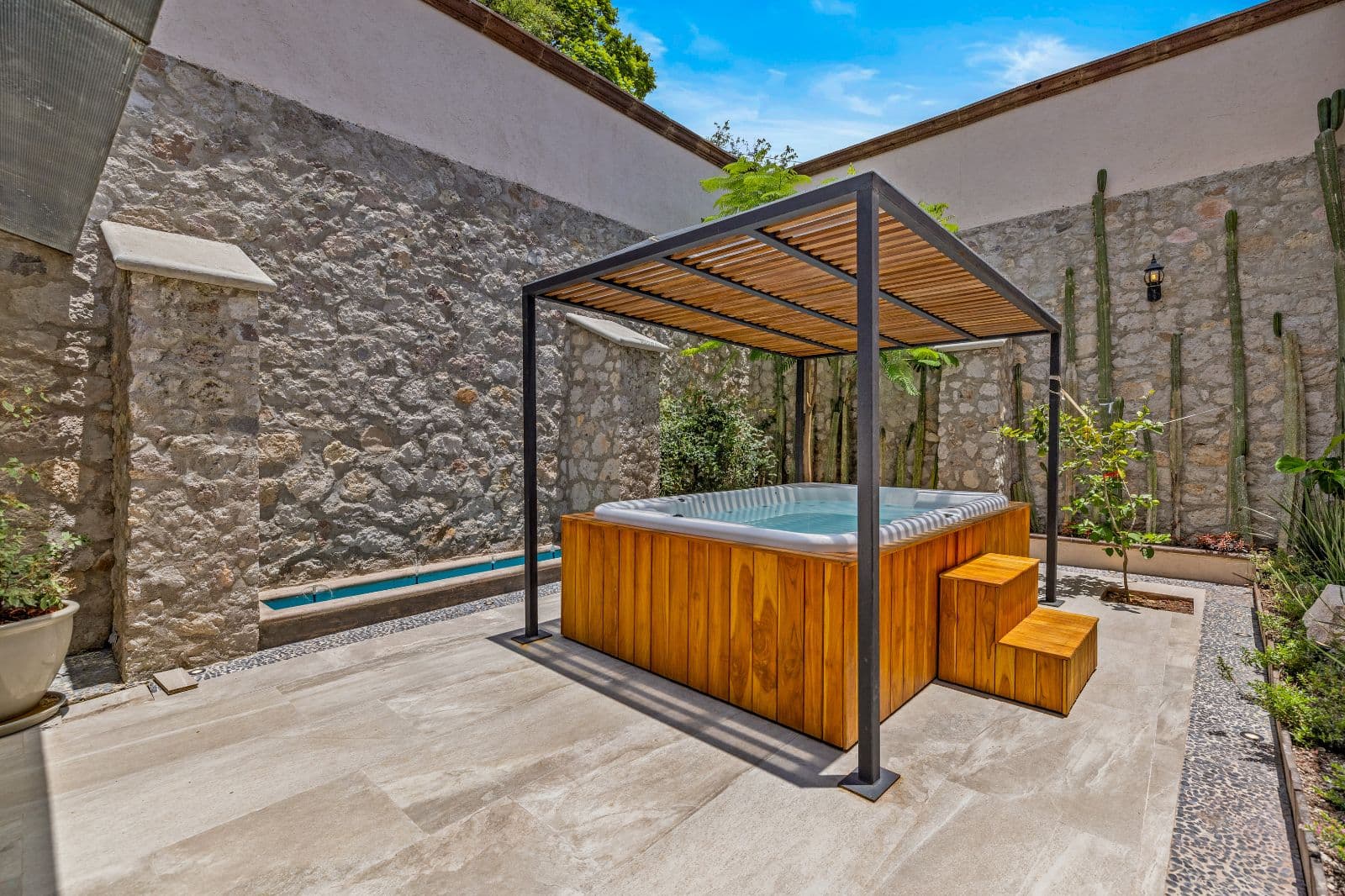 RESIDENCIA COLONIAL EN RENTA — photo 6 of 10